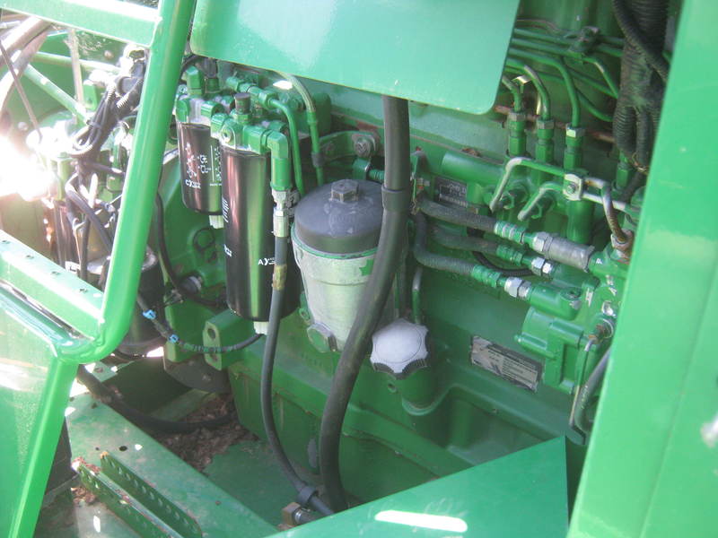 Combines & Harvesting Equipment  John Deere 9650 STS Combine Photo